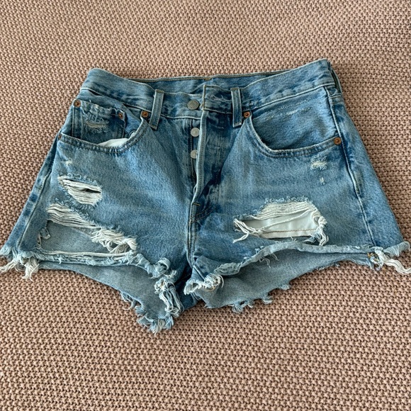 Levi’s 501 distressed high waisted shorts - Picture 1 of 3
